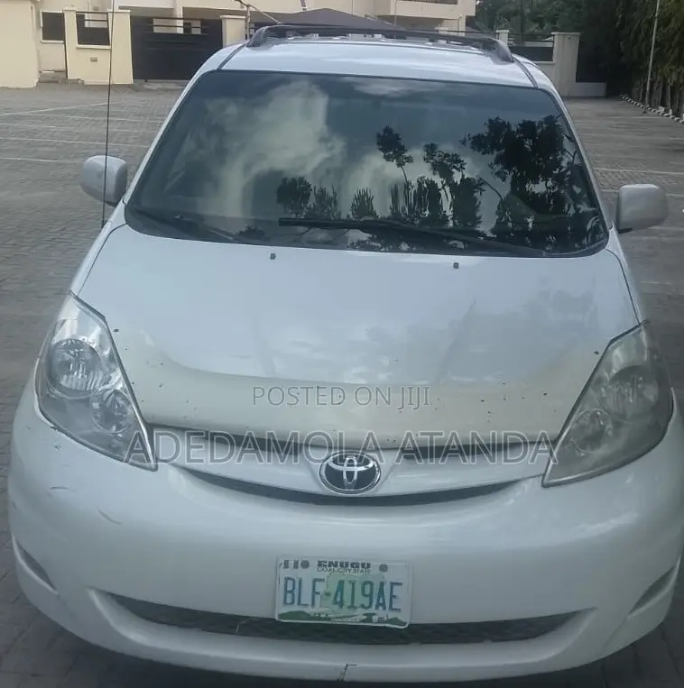 Toyota Sienna 2008 White