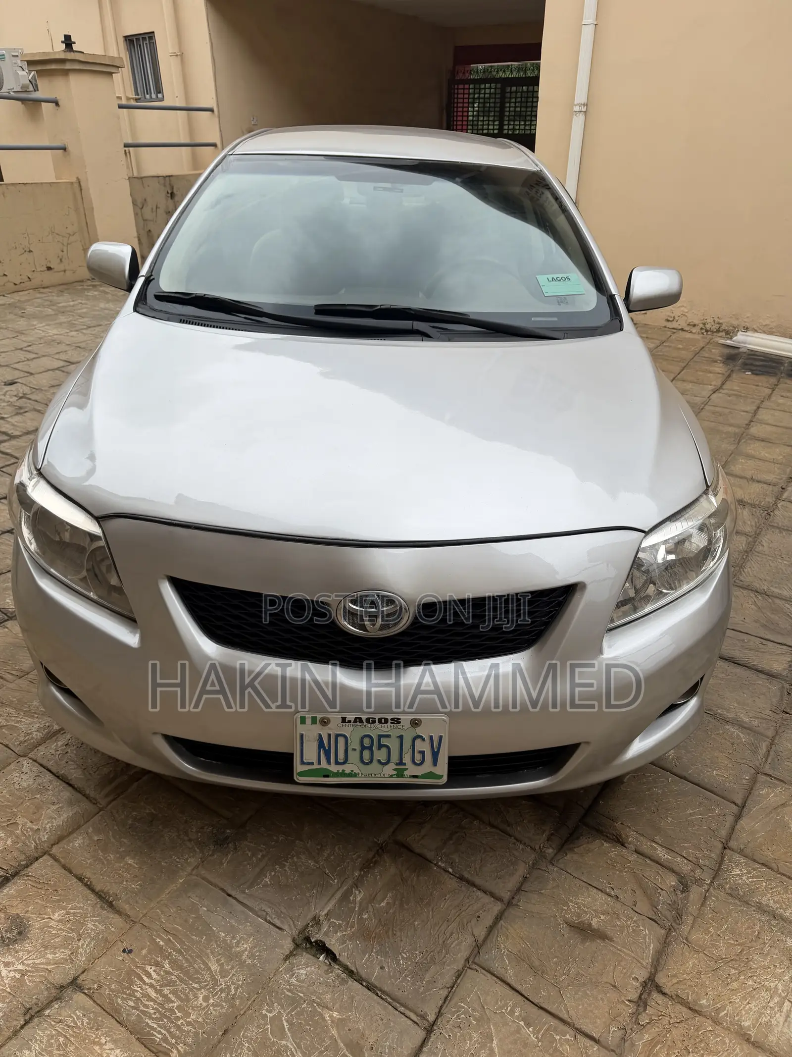 Toyota Corolla LE 4dr Sedan (1.8L 4cyl 4A) 2010 Silver