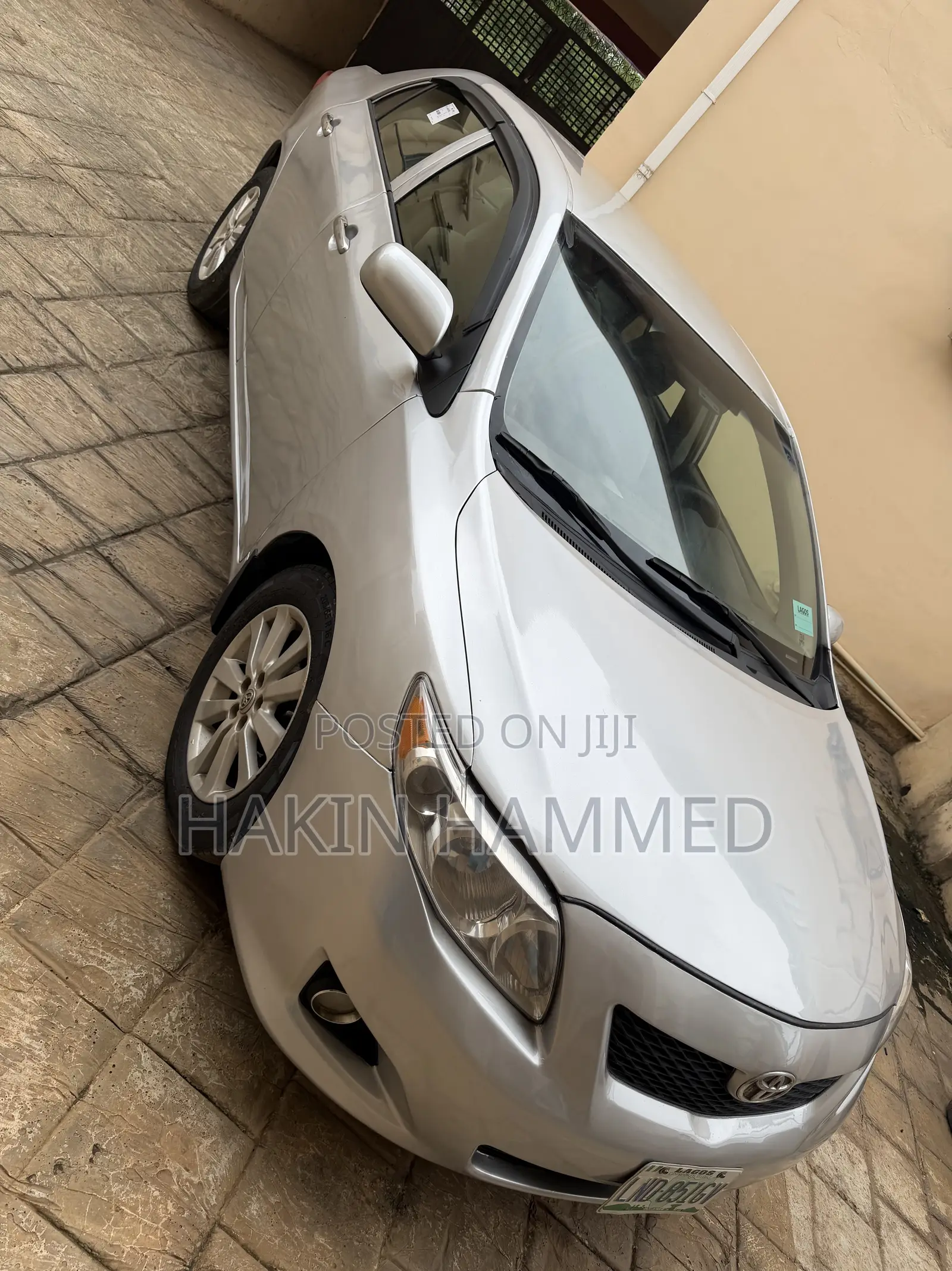 Toyota Corolla LE 4dr Sedan (1.8L 4cyl 4A) 2010 Silver
