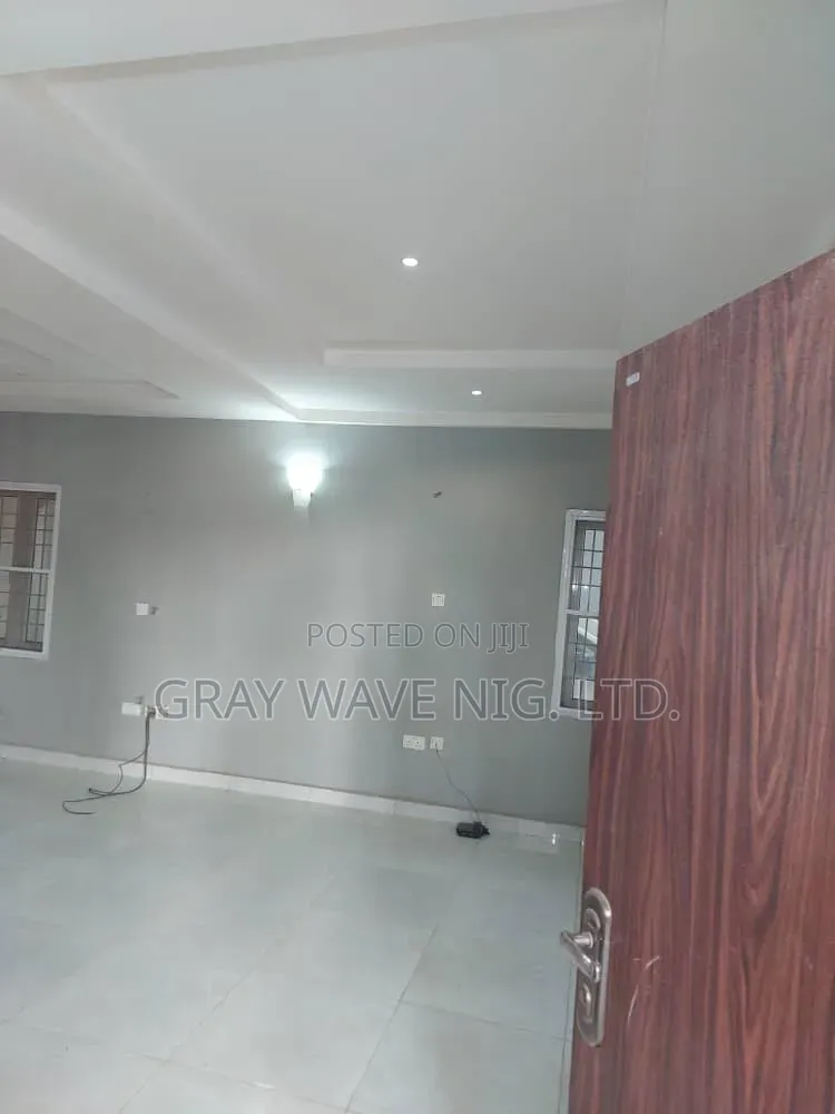 4bdrm Duplex in Guzape District for sale