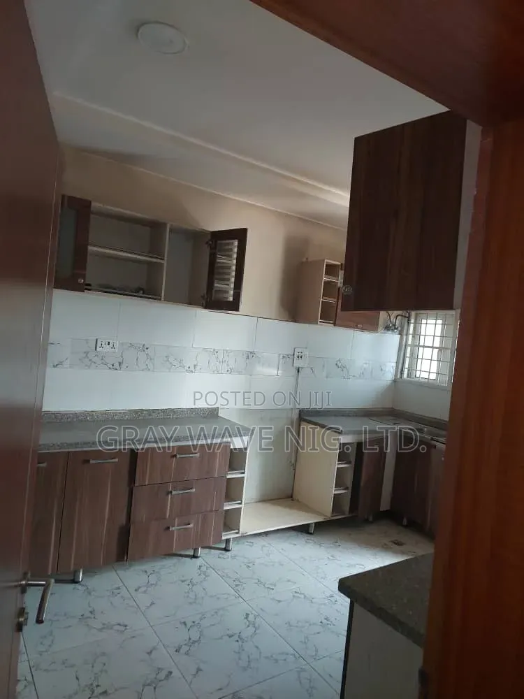 4bdrm Duplex in Guzape District for sale