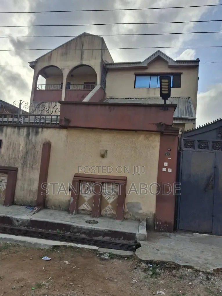 5bdrm Duplex in Secure Location, Governors Road for sale