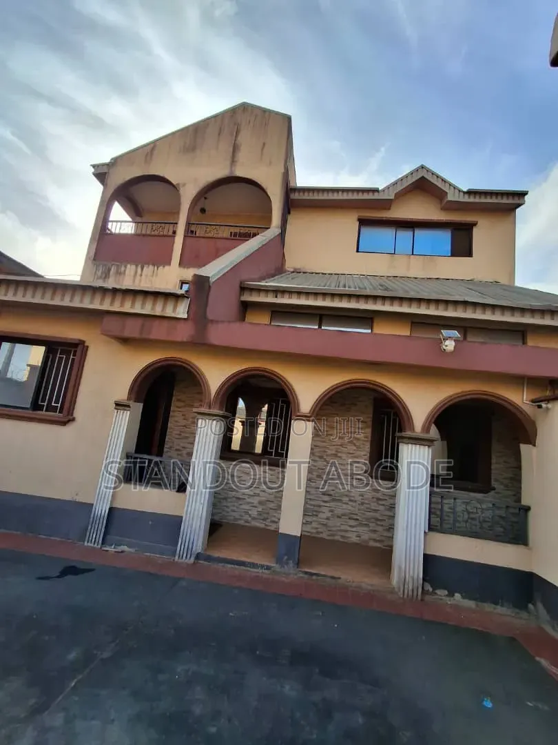 5bdrm Duplex in Secure Location, Governors Road for sale