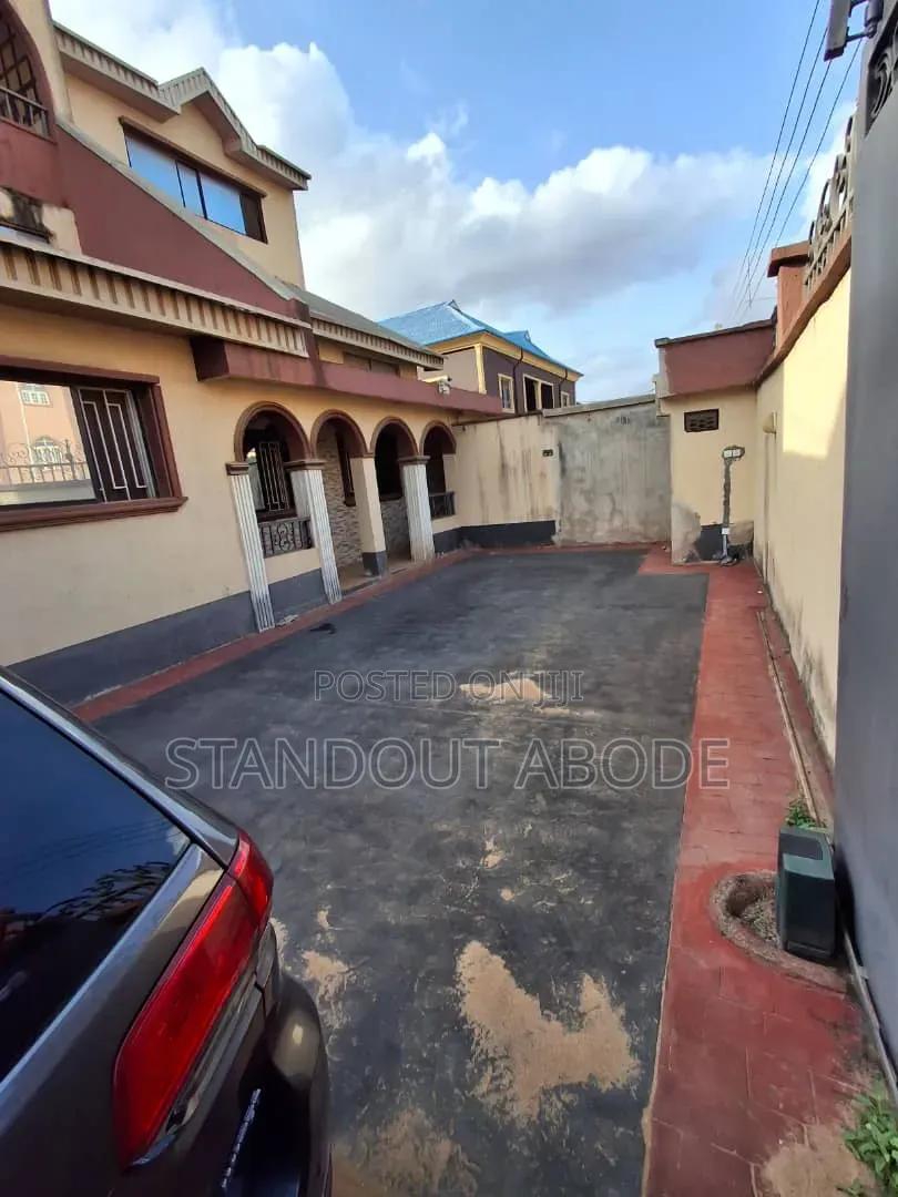 5bdrm Duplex in Secure Location, Governors Road for sale