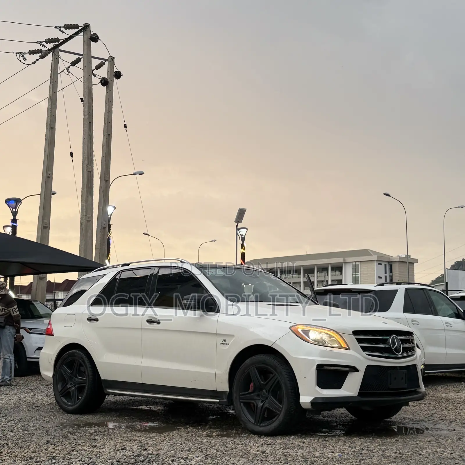 Mercedes-Benz M Class ML63 AMG 4dr SUV AWD (5.5L 8cyl Turbo 7A) 2014 White