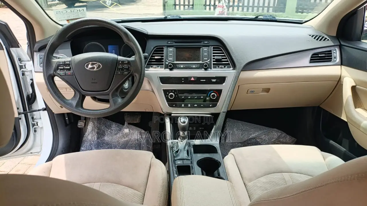 Hyundai Sonata SE 4dr Sedan (2.4L 4cyl 6A) 2015 White