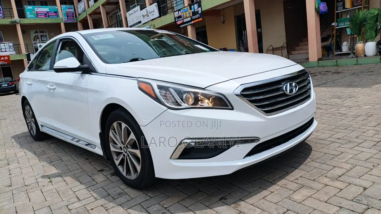 Hyundai Sonata SE 4dr Sedan (2.4L 4cyl 6A) 2015 White