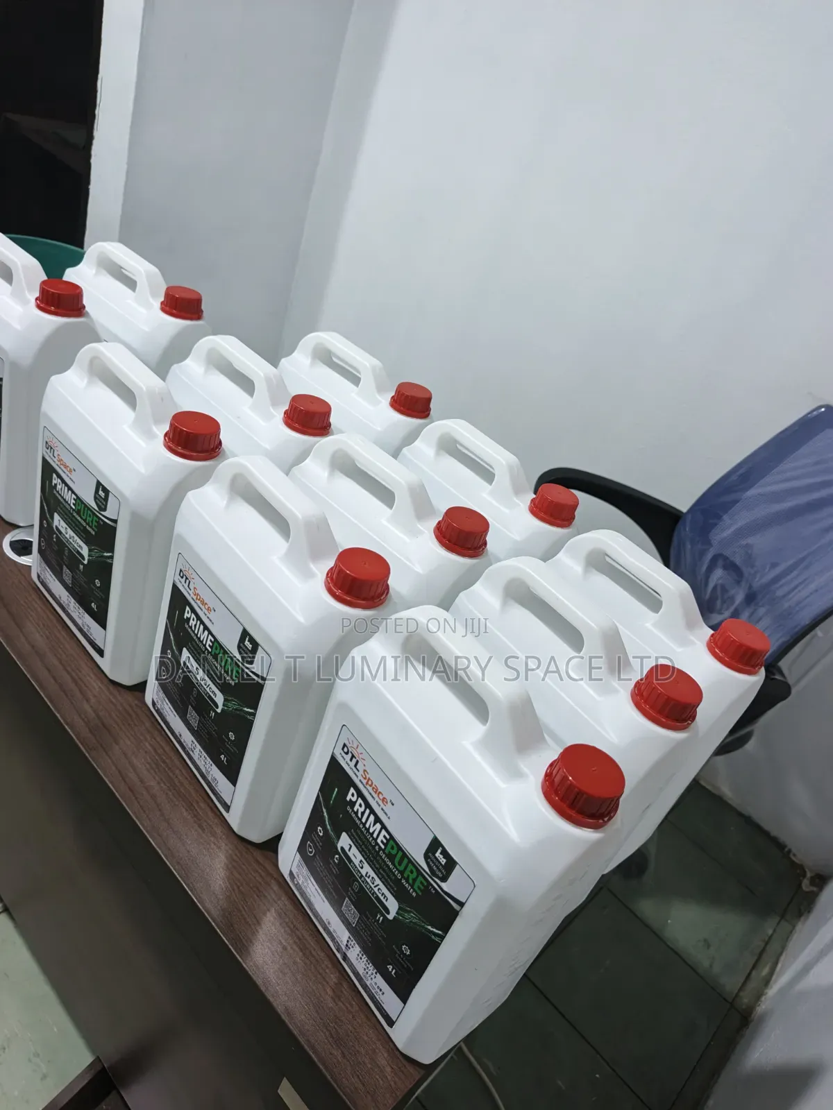Laboratory Grade Distilled Water (Demineralized Deionized Water)