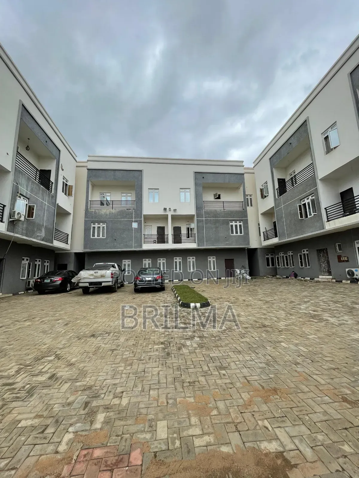 4bdrm Duplex in Wuse 2 for sale