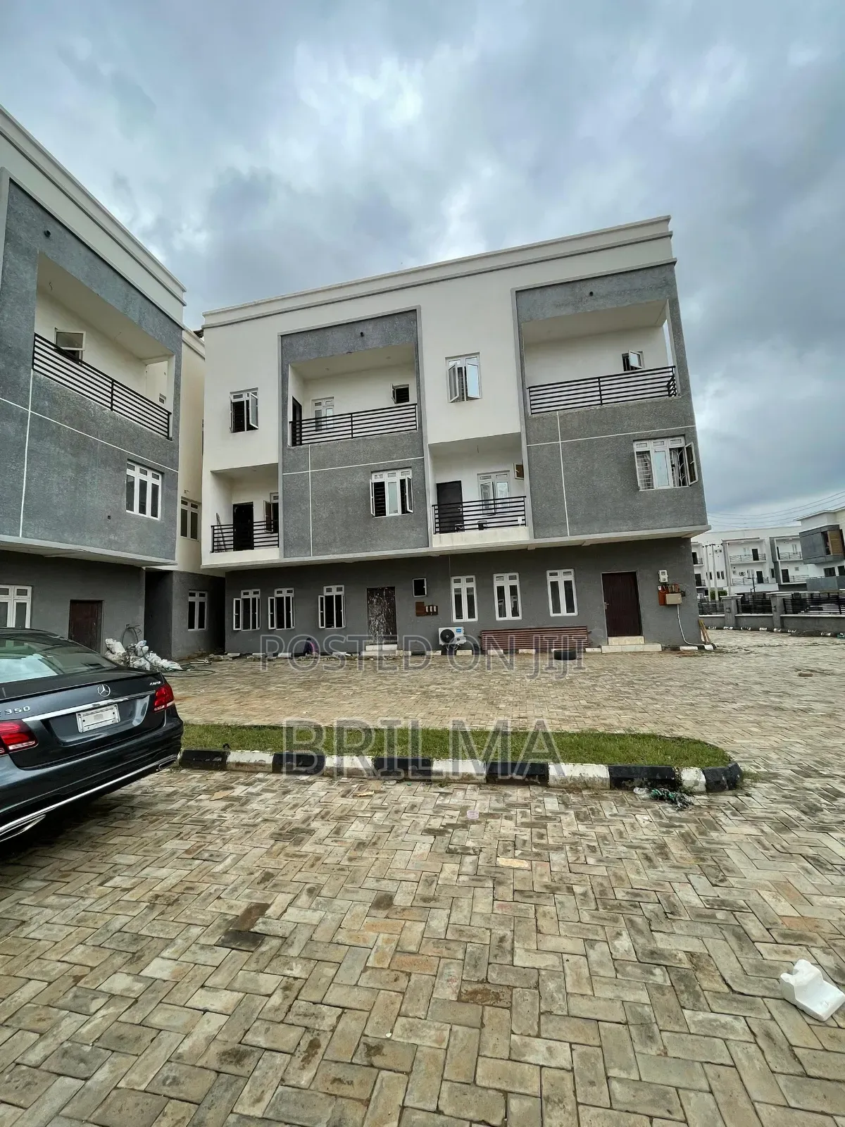 4bdrm Duplex in Wuse 2 for sale