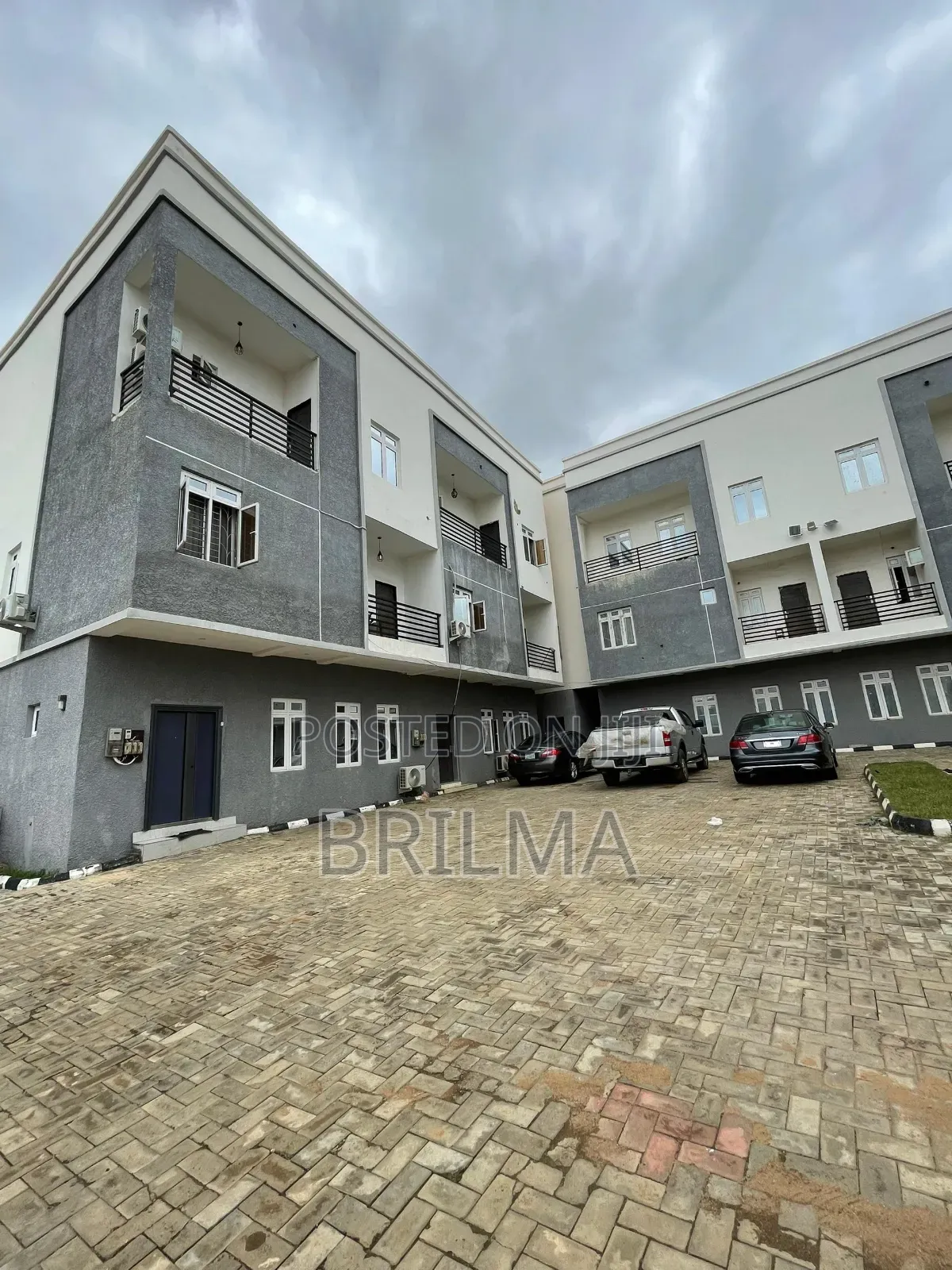 4bdrm Duplex in Wuse 2 for sale