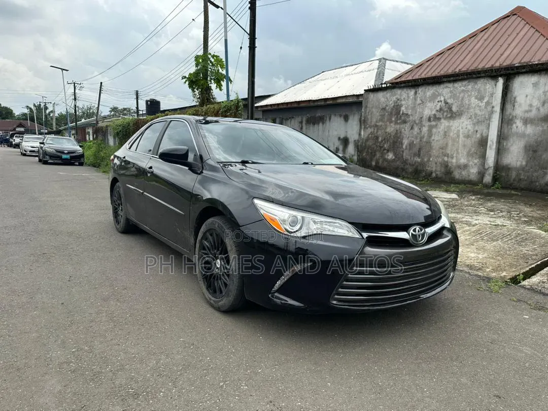 Toyota Camry 2016 Black