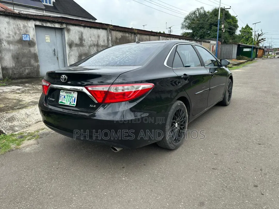 Toyota Camry 2016 Black