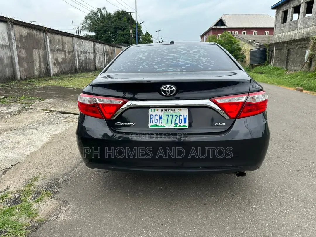 Toyota Camry 2016 Black
