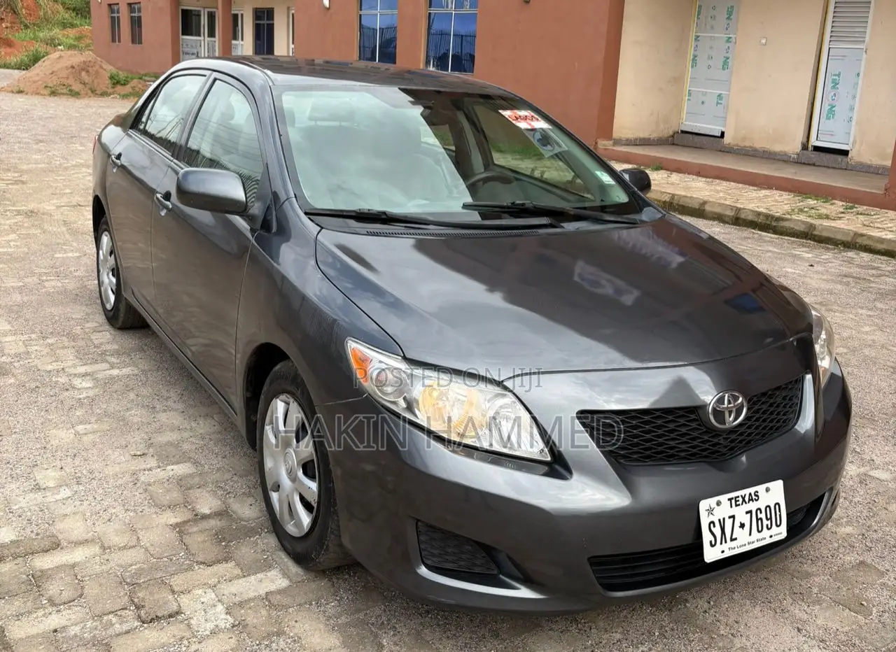 Toyota Corolla LE 4dr Sedan (1.8L 4cyl 4A) 2010 Gray