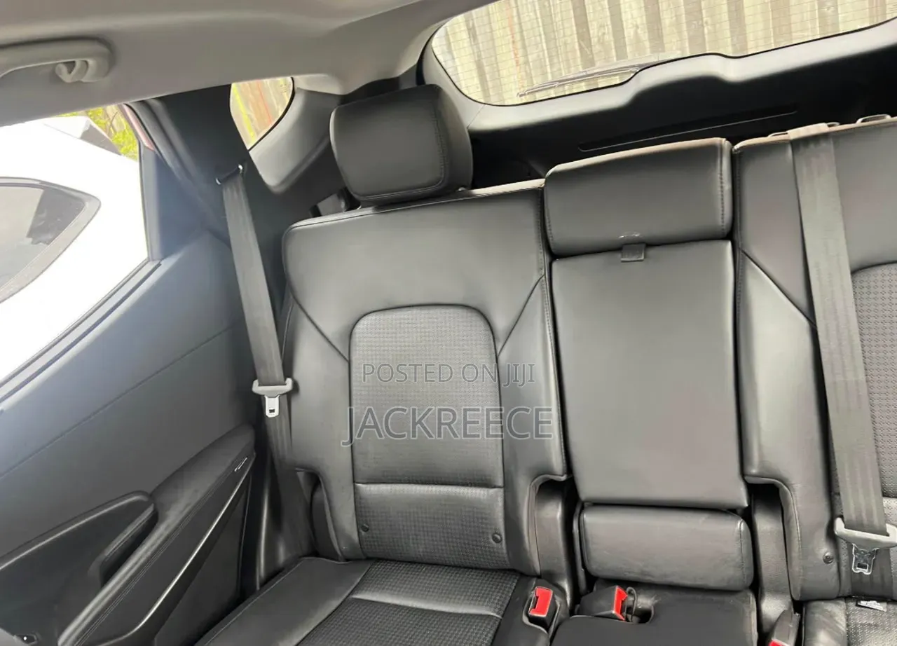 Hyundai Santa Fe 2013 Red