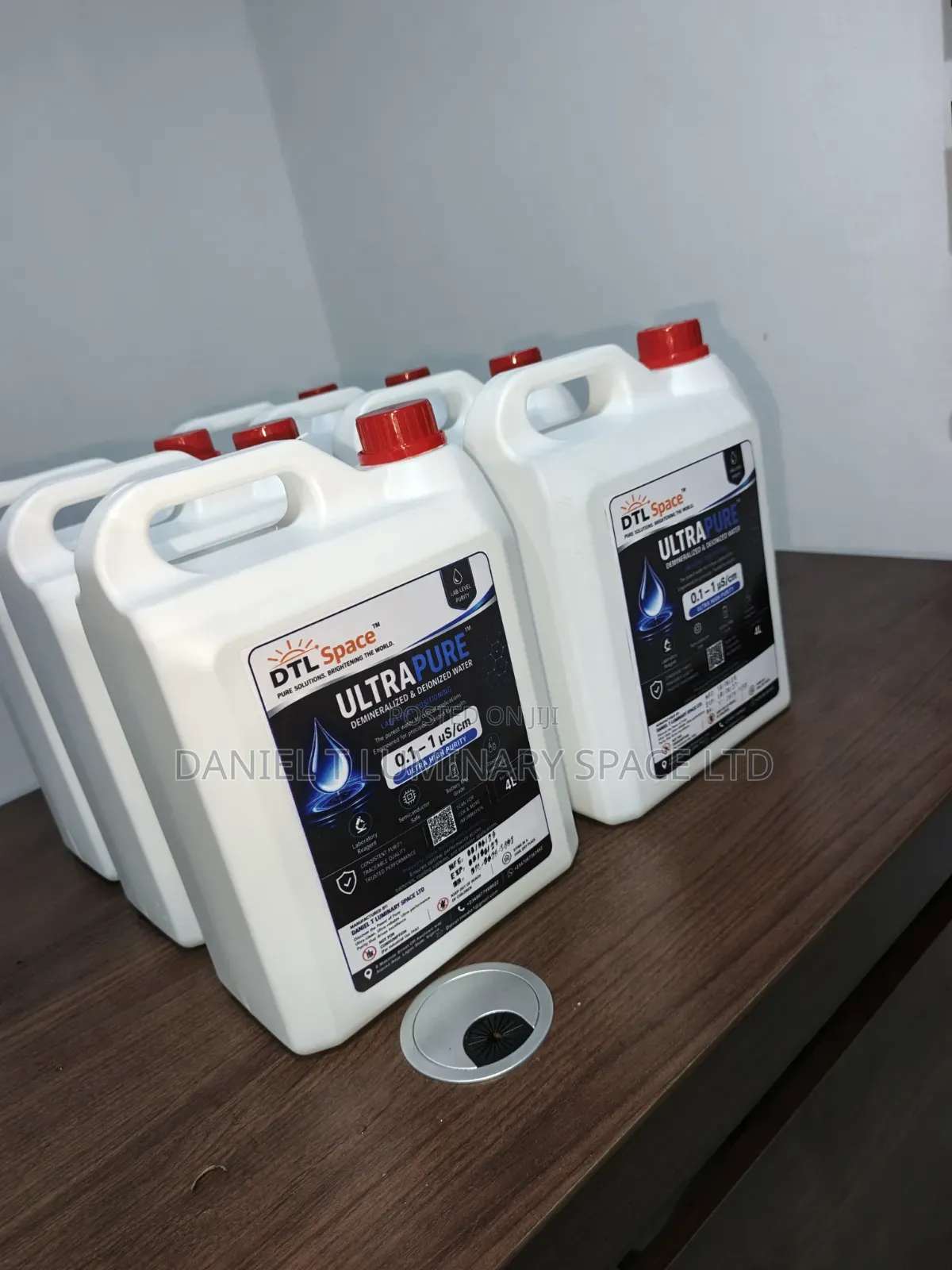 Ultrapure Laboratory Grade Distilled Water (Dm, Di Water )