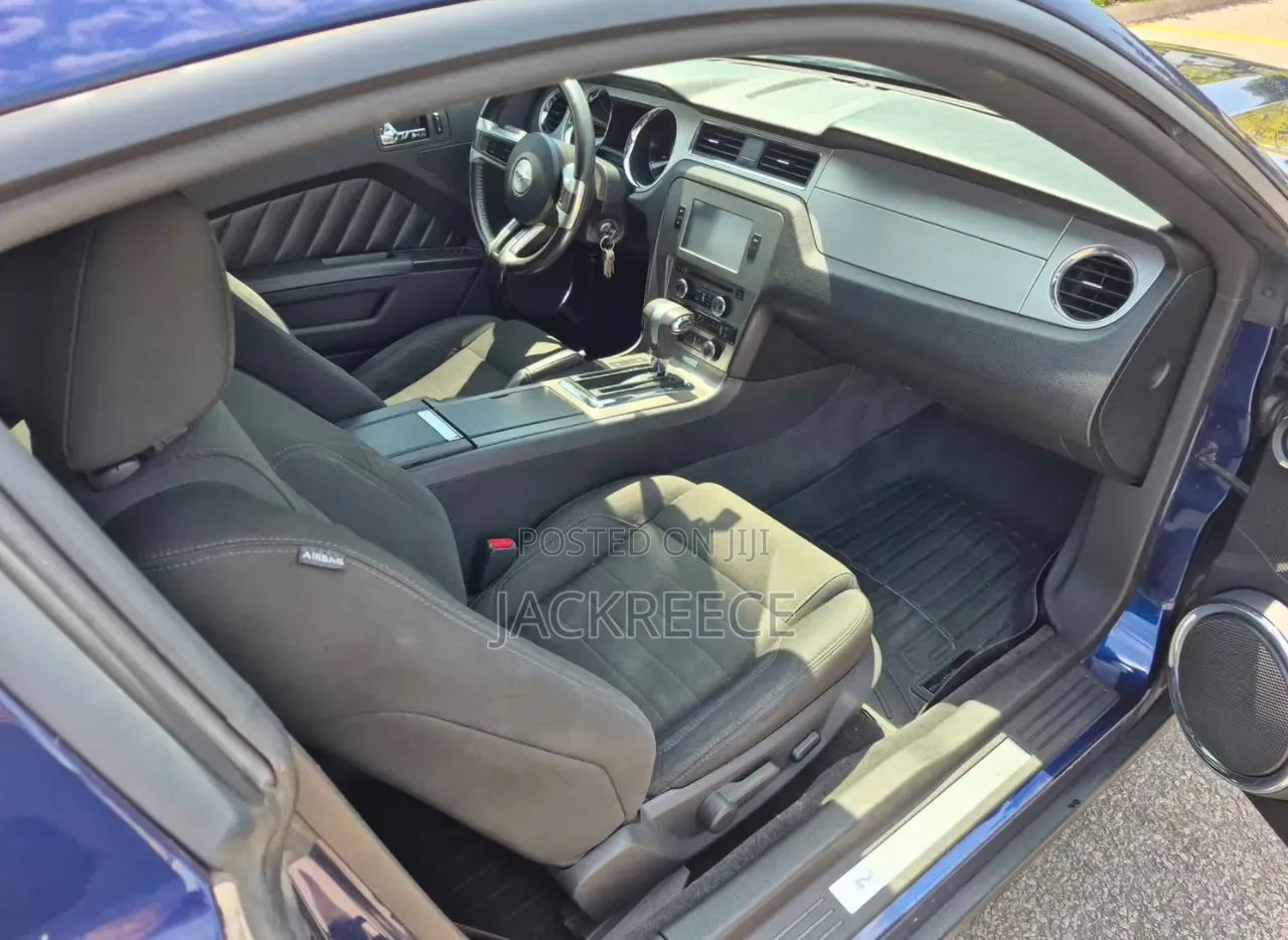 Ford Mustang 2012 Blue
