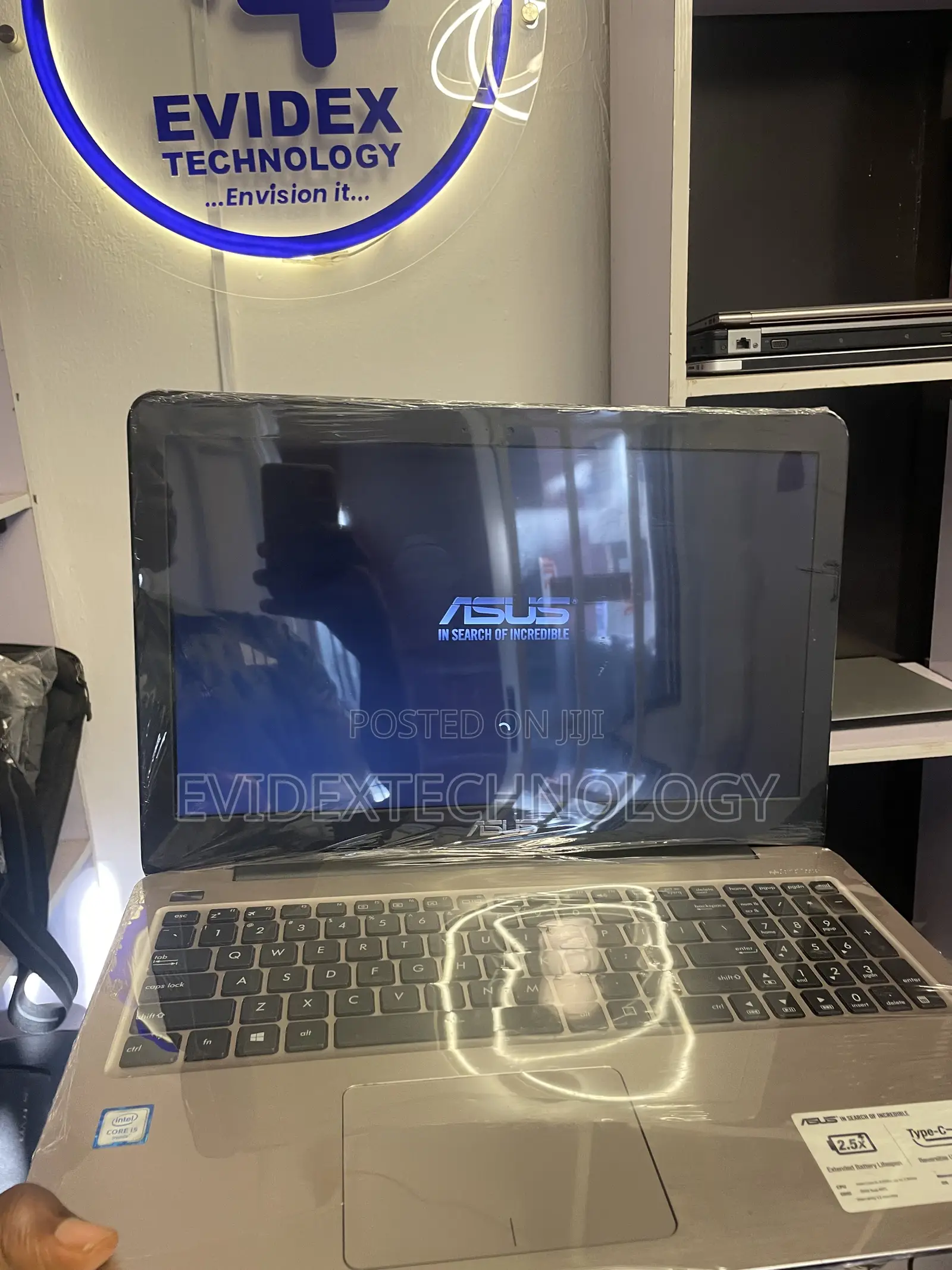 Laptop Asus X555LA 8GB Intel Core i5 SSD 256GB