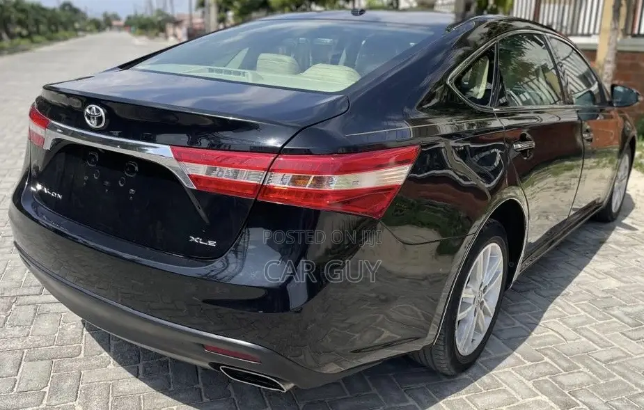 Toyota Avalon XLE FWDSedan (3.6L 6cyl 6A) 2016 Black