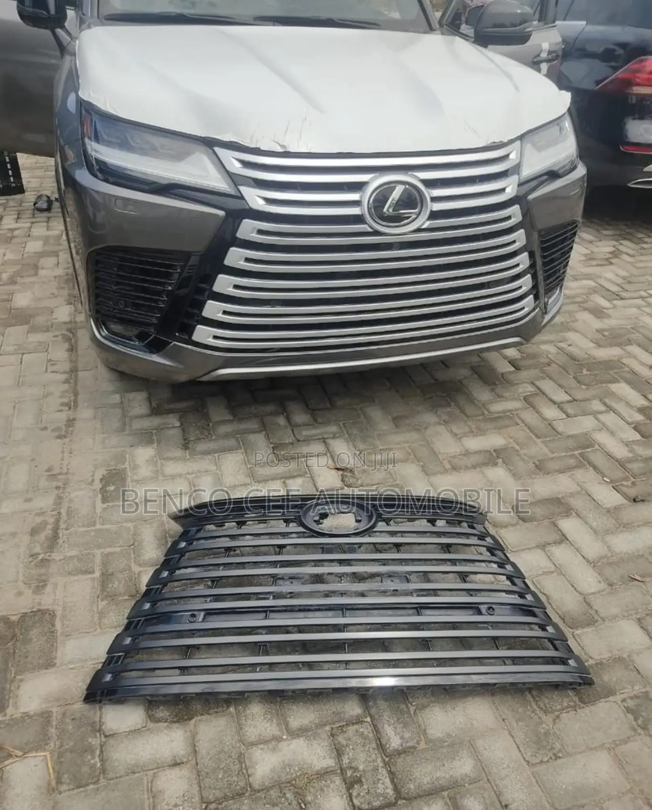 You Can Change Your Front Grill Lexus Lx600 From Black to Silver