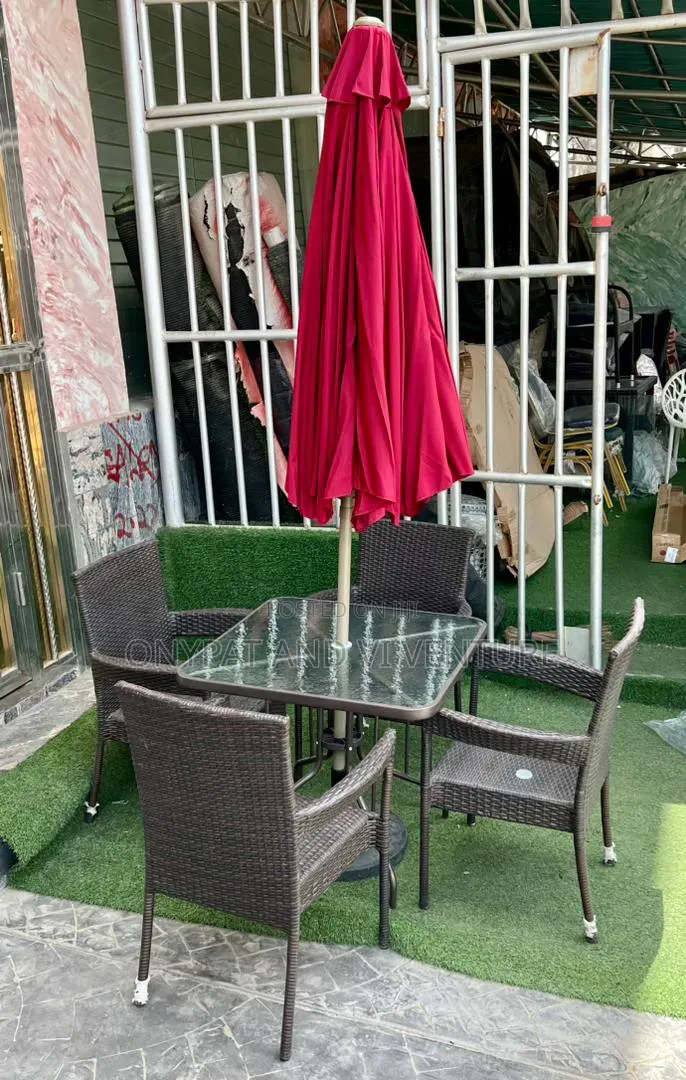 Quality Garden Outdoor Rattan Couch With Umbrella