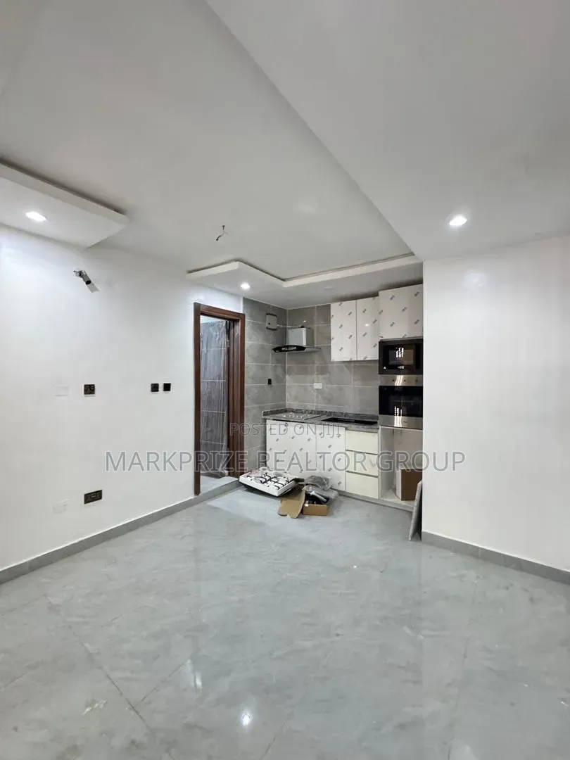 Studio Apartment in Surulere Lagos for sale