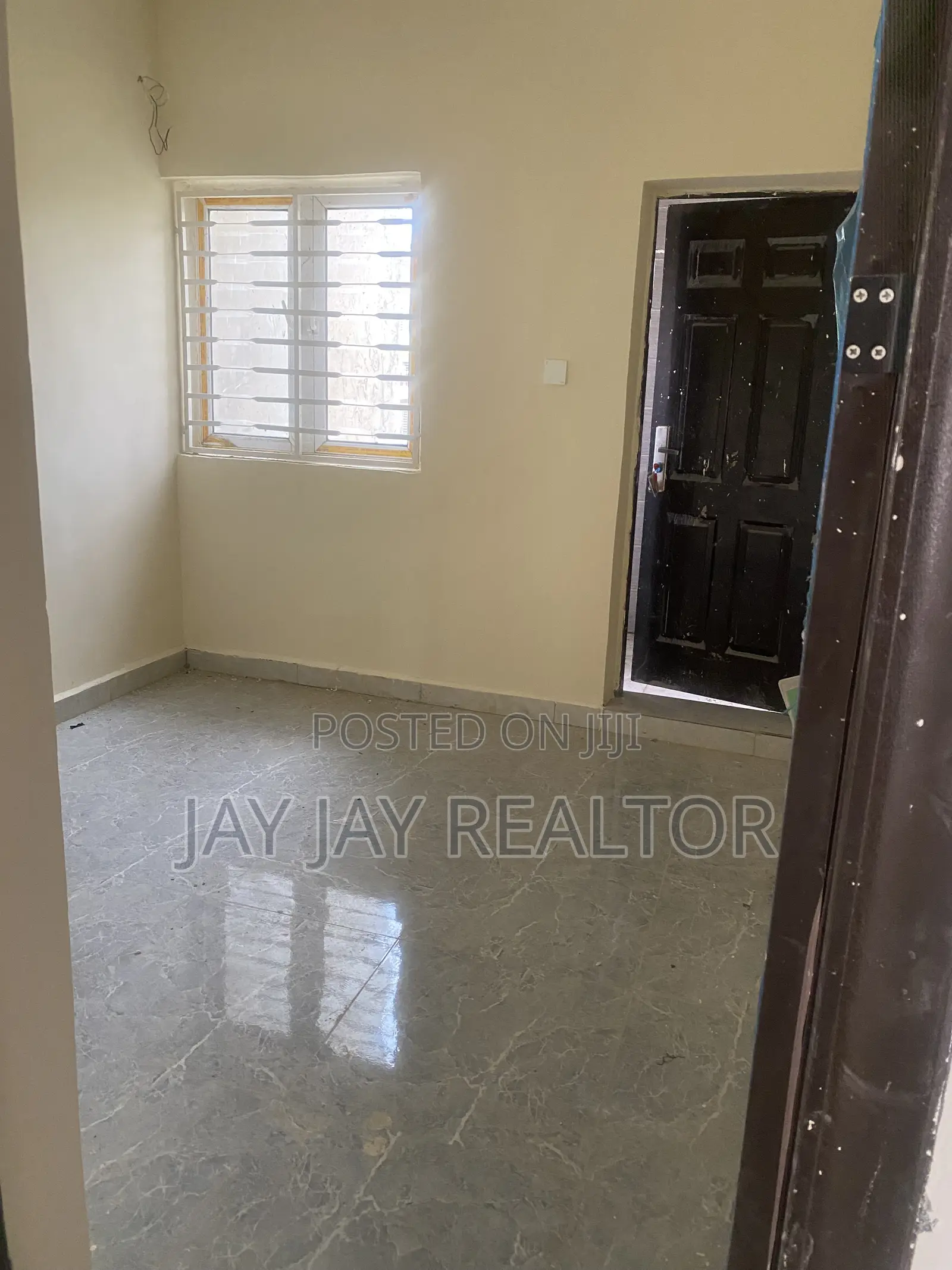 3bdrm Block of Flats in Sabon Lugbe for rent