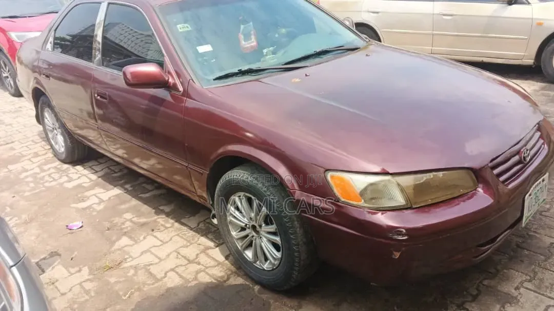 Toyota Camry 2001 Red