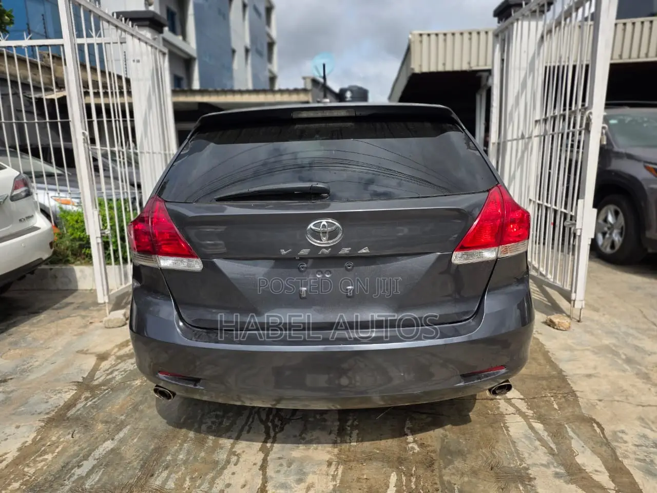 Toyota Venza V6 AWD 2010 Gray