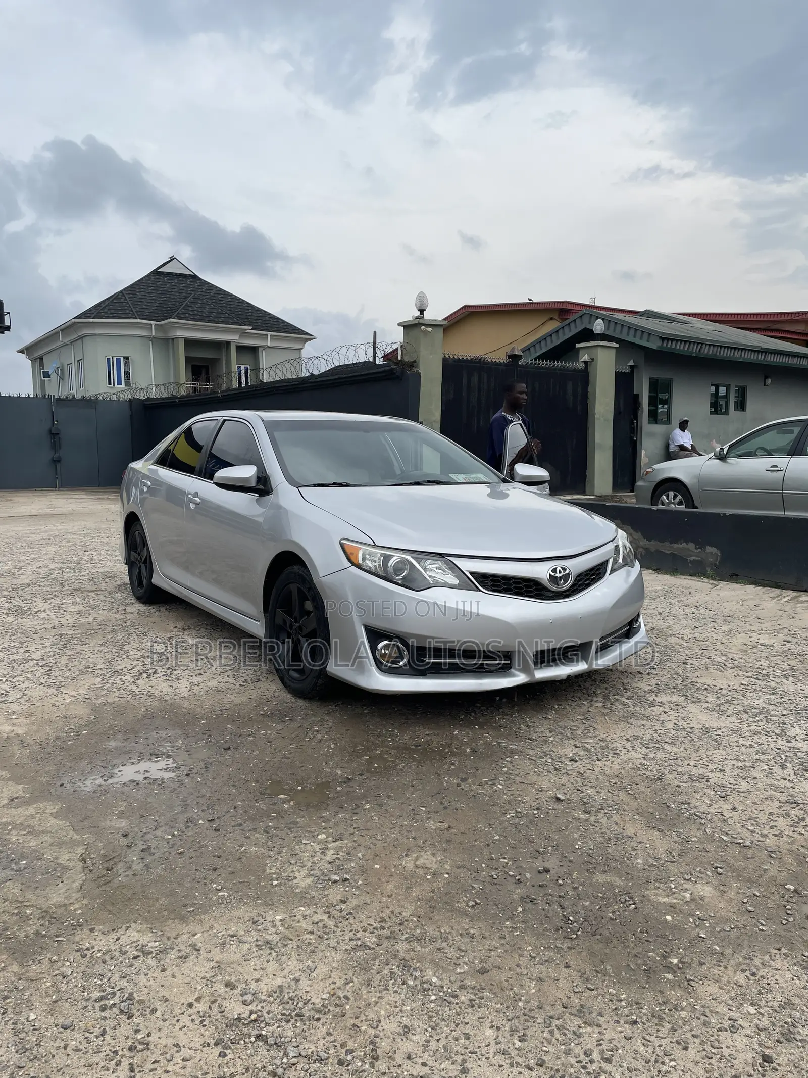Toyota Camry SE 4dr Sedan (2.5L 4cyl 6A) 2013 Silver