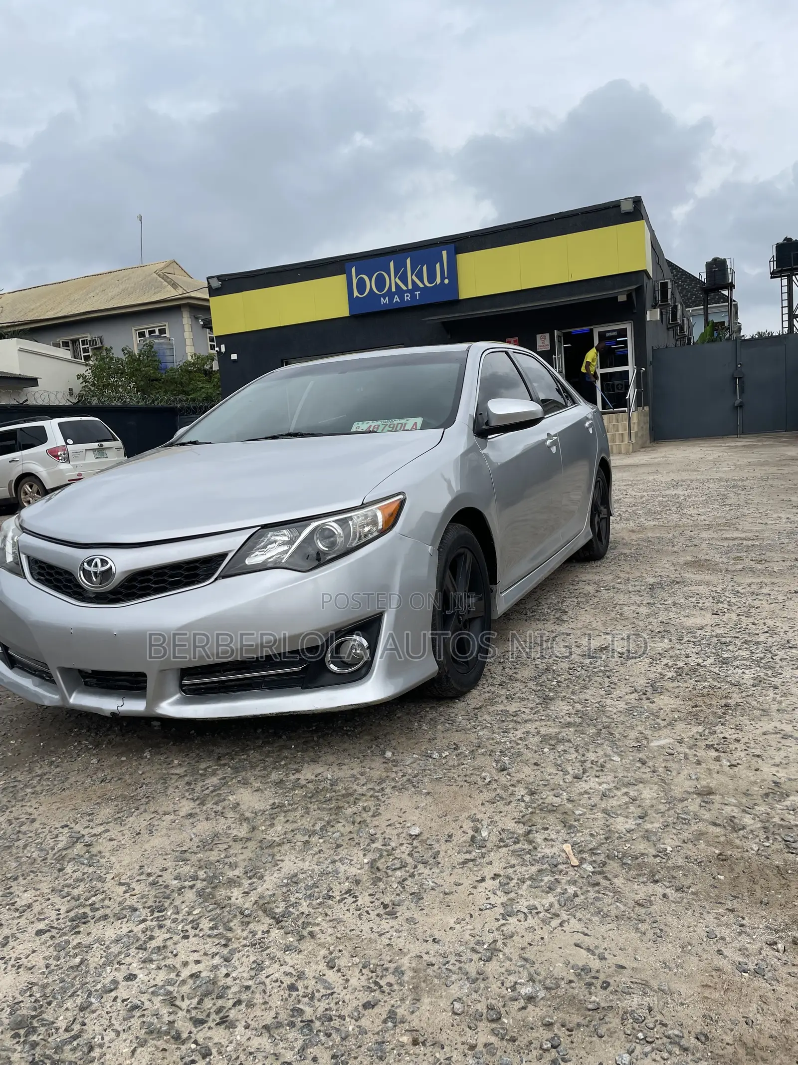 Toyota Camry SE 4dr Sedan (2.5L 4cyl 6A) 2013 Silver