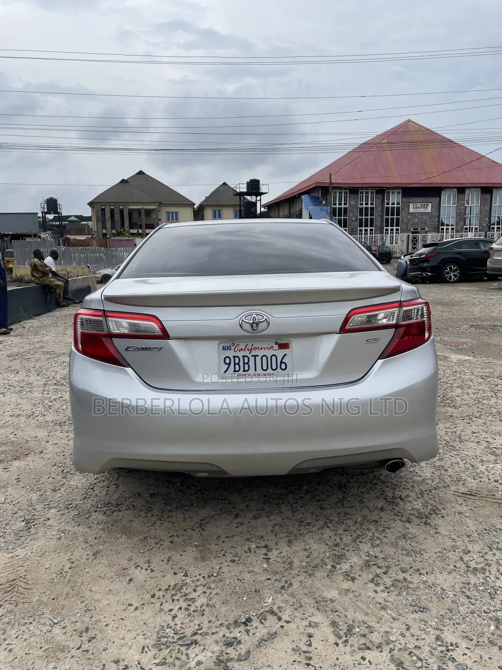 Toyota Camry SE 4dr Sedan (2.5L 4cyl 6A) 2013 Silver
