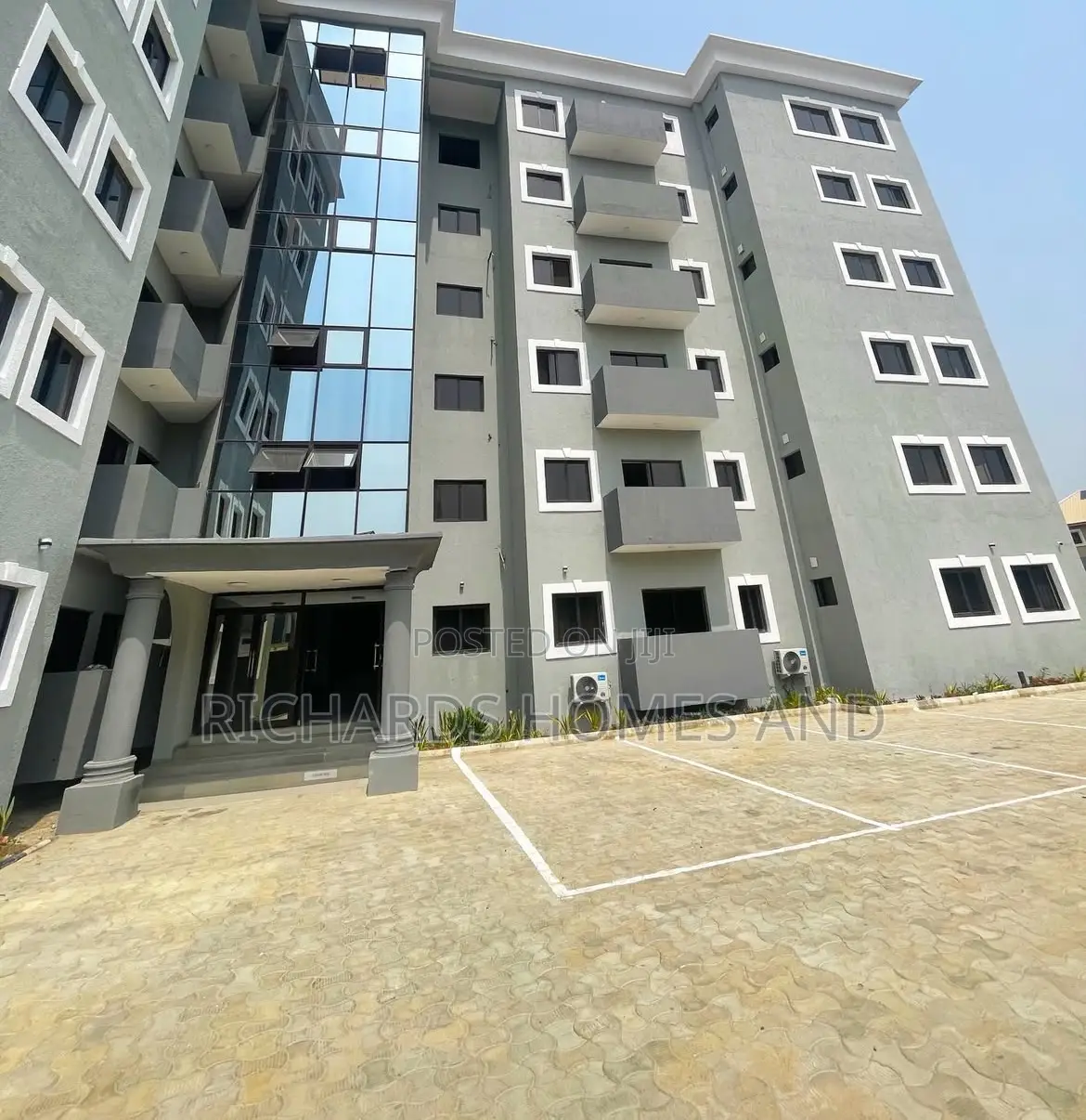 3bdrm Apartment in Lekki Phase 1 for rent