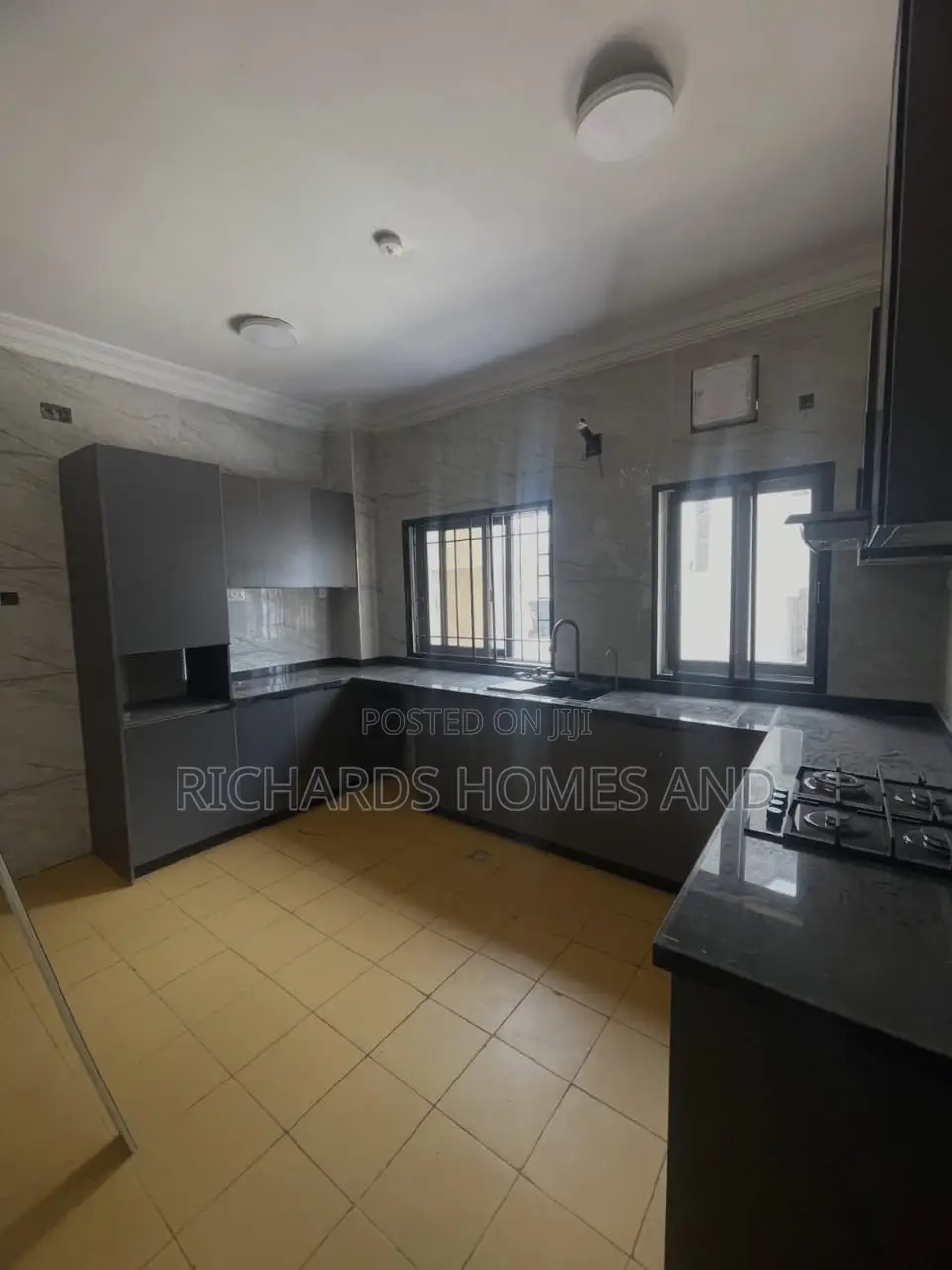 3bdrm Apartment in Lekki Phase 1 for rent