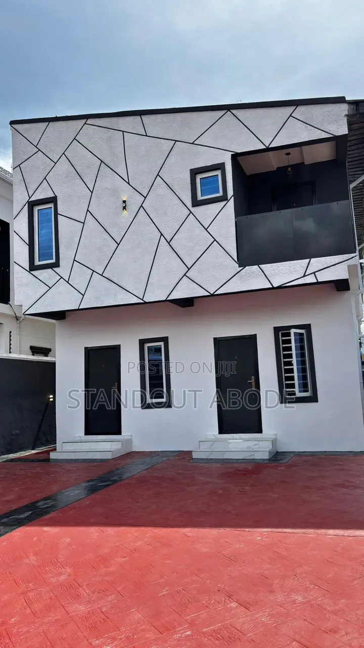 3bdrm Block of Flats in Good Location, Alakuko for sale