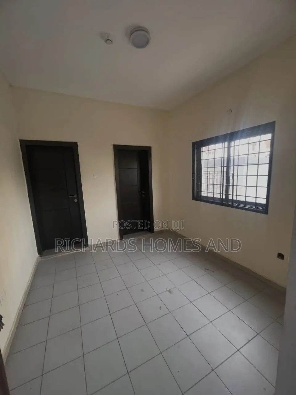 3bdrm Apartment in Lekki Phase 1 for rent