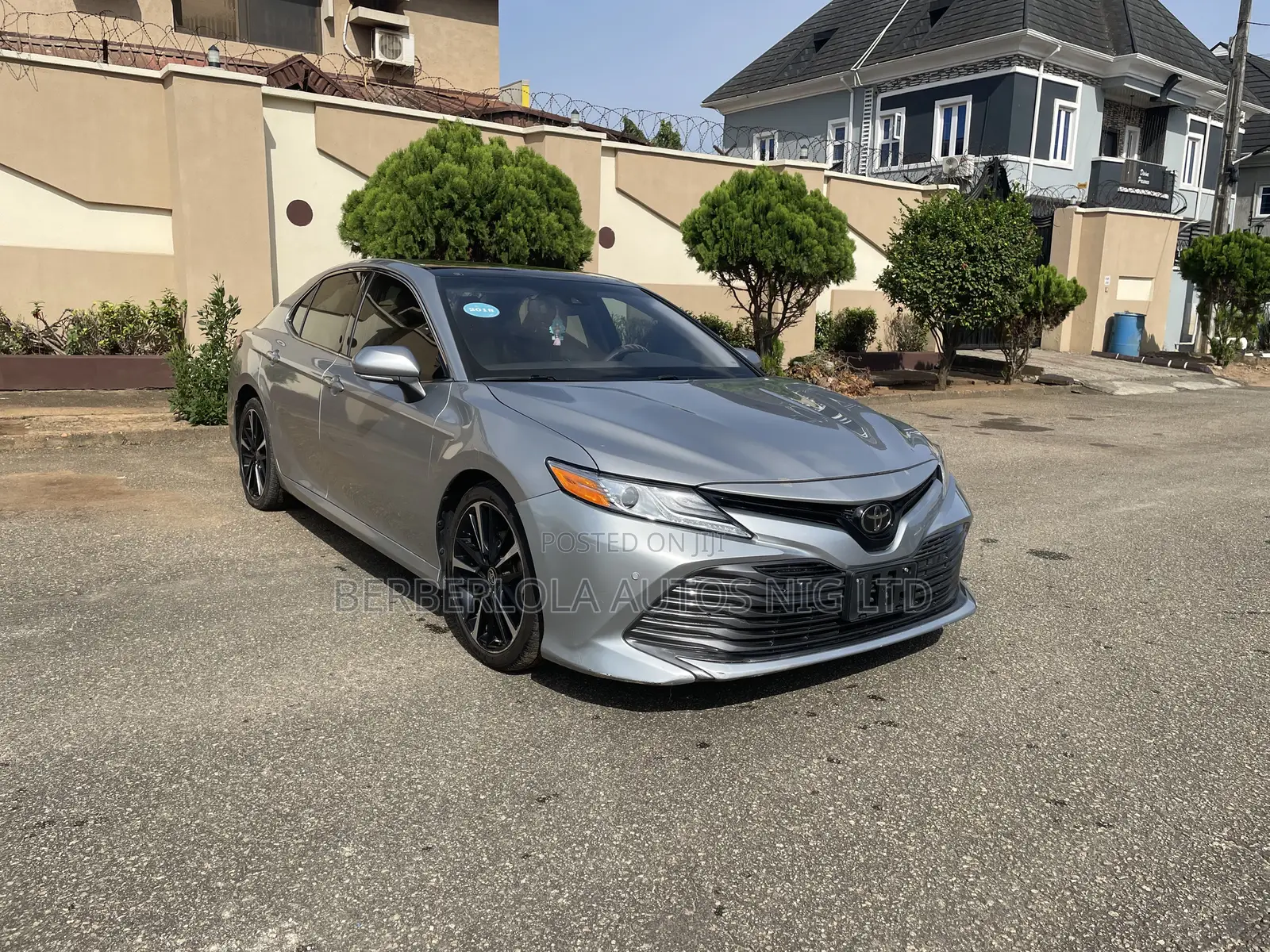 Toyota Camry XLE FWD (2.5L 4cyl 8AM) 2018 Ivory