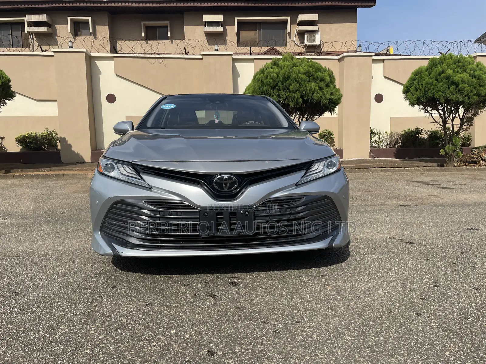 Toyota Camry XLE FWD (2.5L 4cyl 8AM) 2018 Ivory