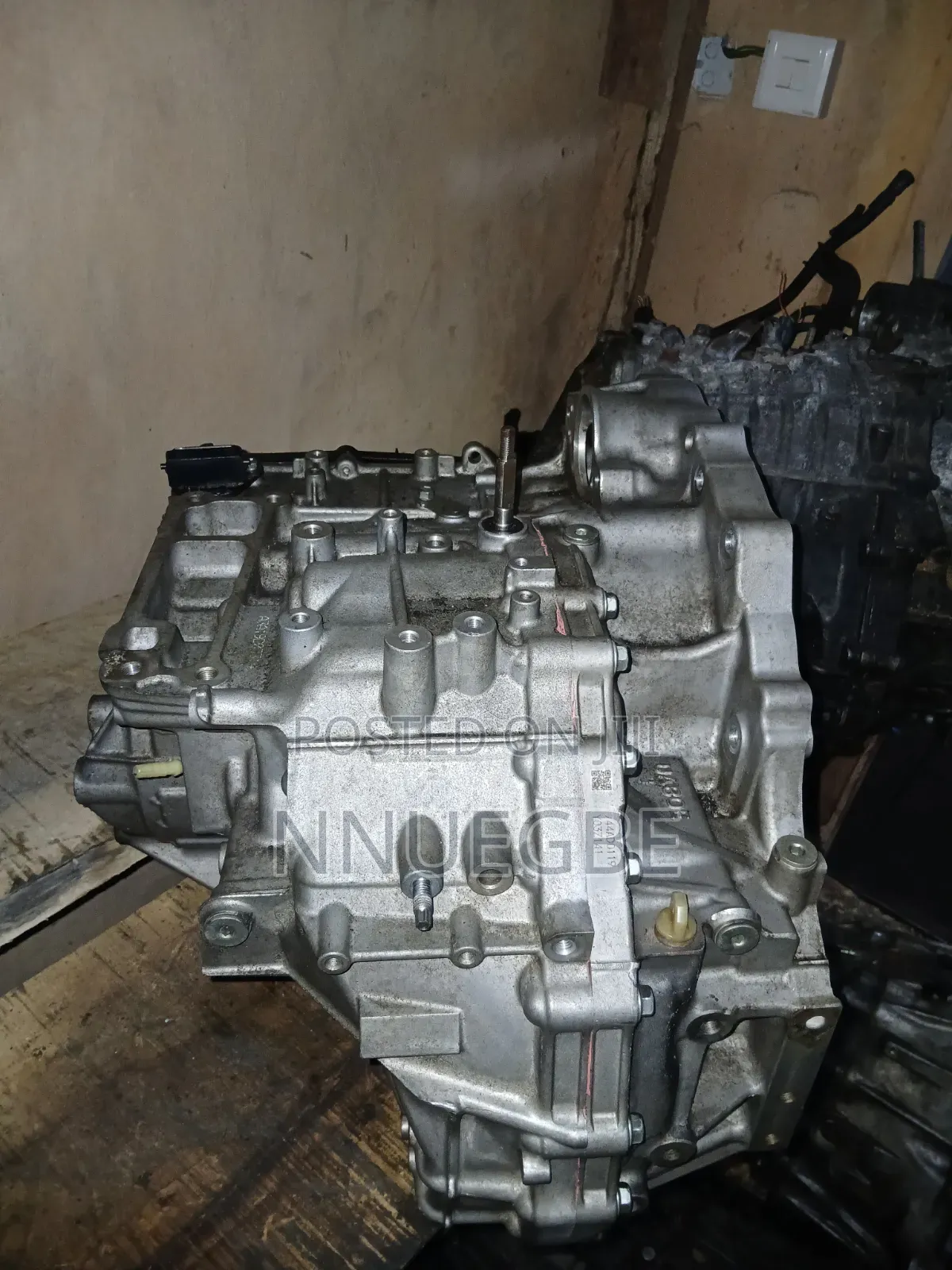 Direct Tokunbo Gearbox for 30pin Toyota Camry Sold With Warranty