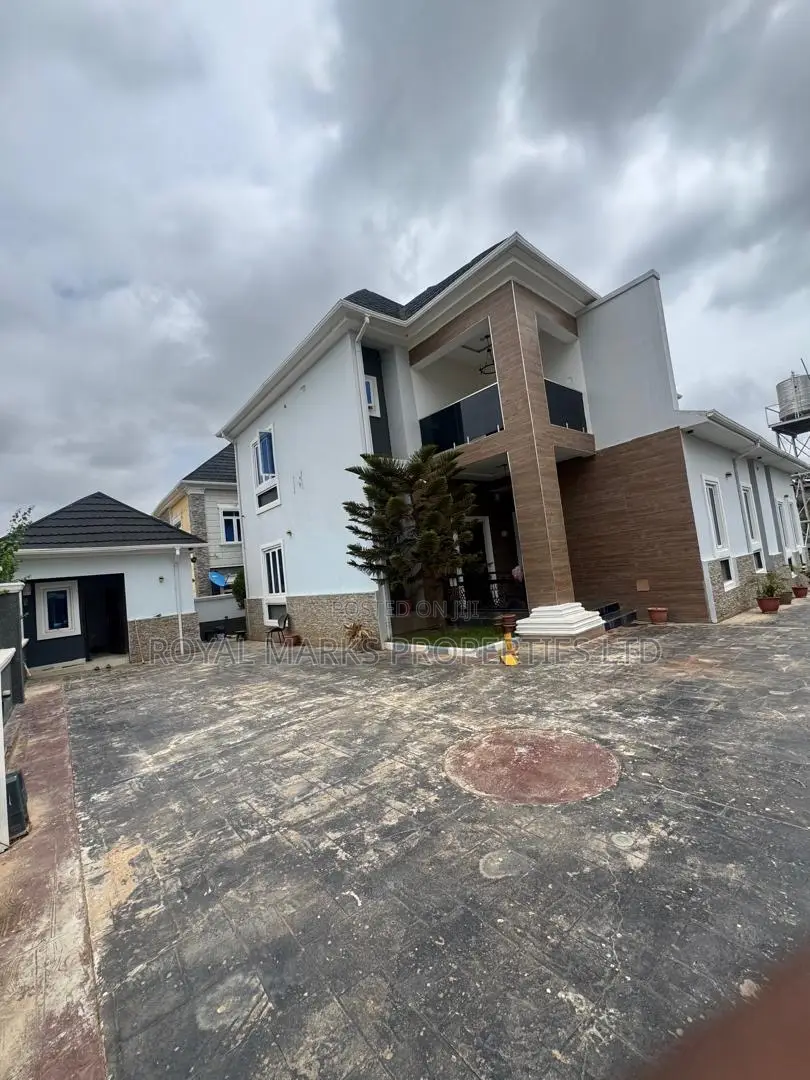 4bdrm Duplex in Pyakasa for sale