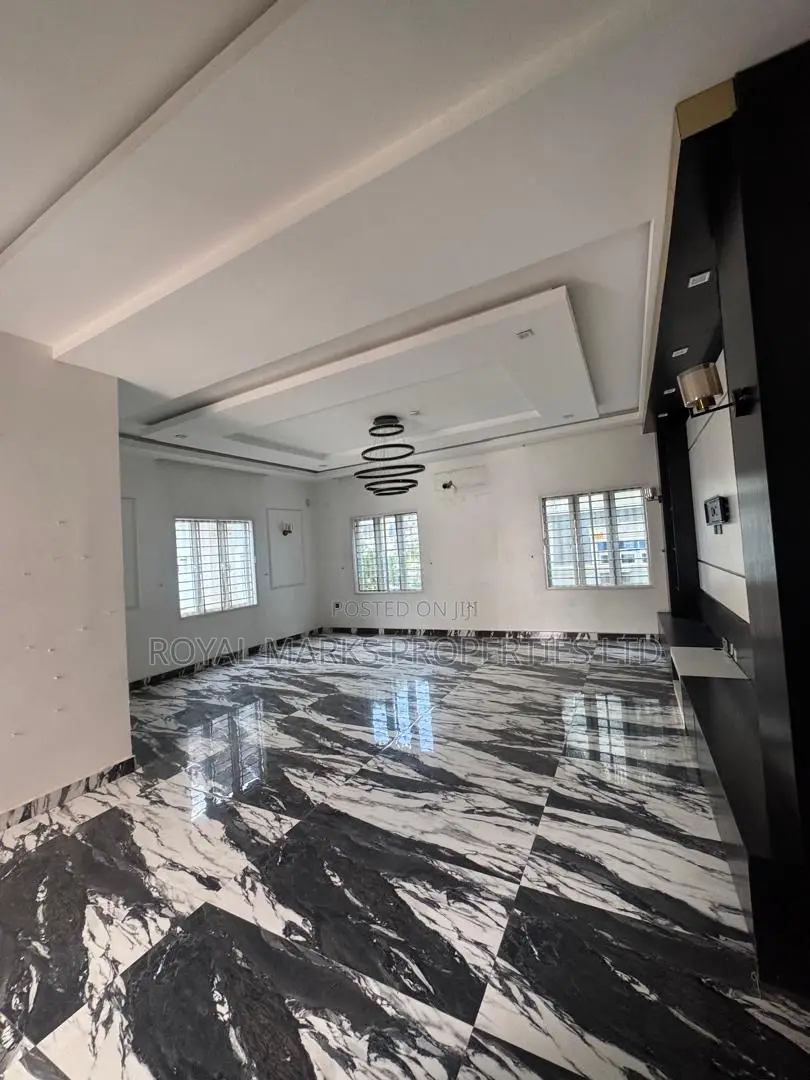 4bdrm Duplex in Pyakasa for sale