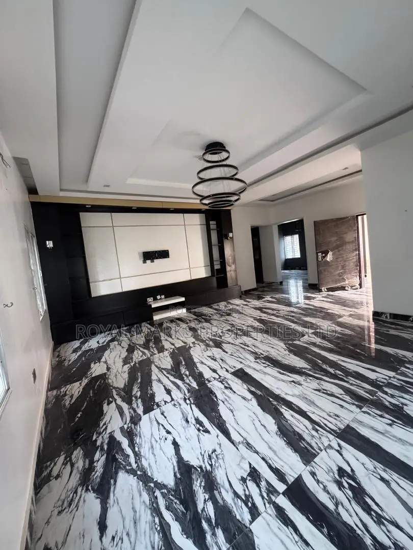 4bdrm Duplex in Pyakasa for sale