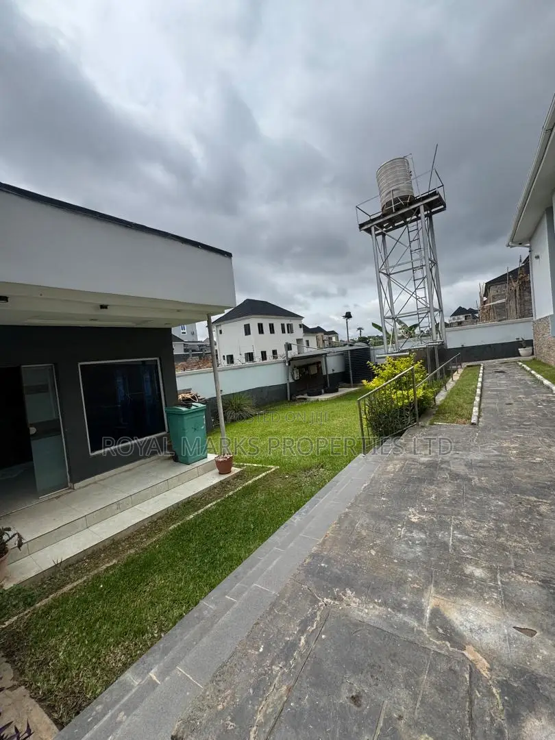 4bdrm Duplex in Pyakasa for sale