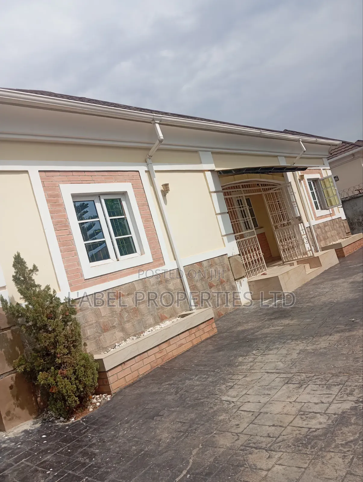3bdrm Bungalow in Aldenco Estate for sale