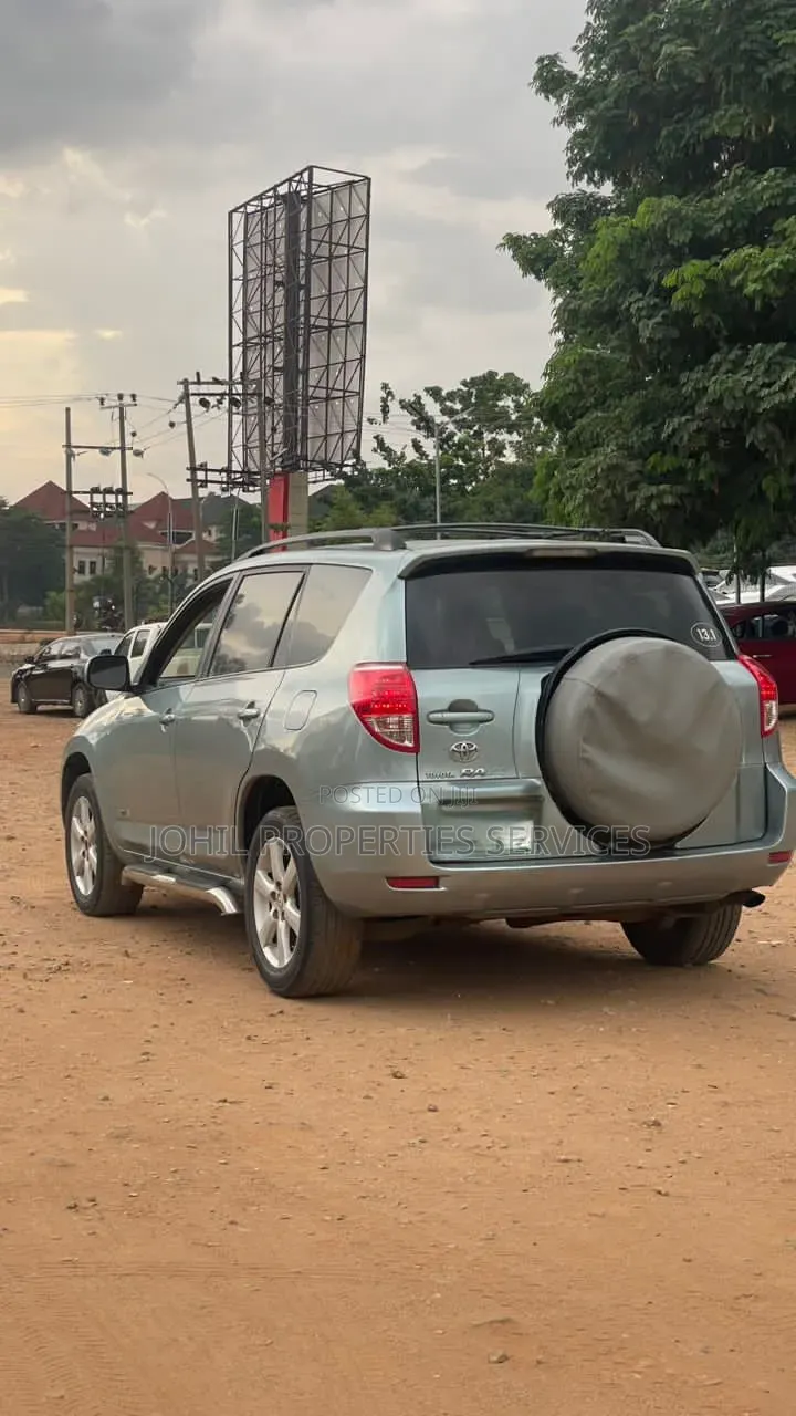 Toyota RAV4 1.8 2007 Gray