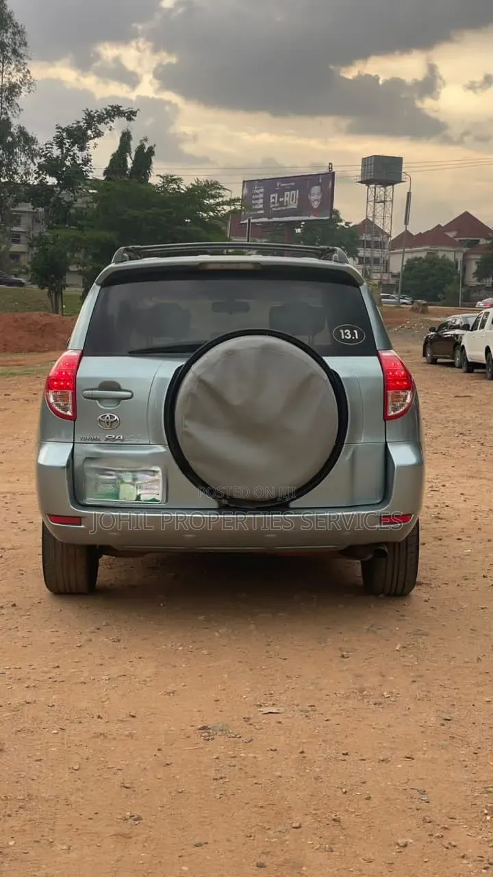 Toyota RAV4 1.8 2007 Gray