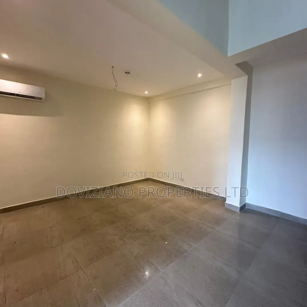 3bdrm Apartment in Lekki Phase 1 for sale