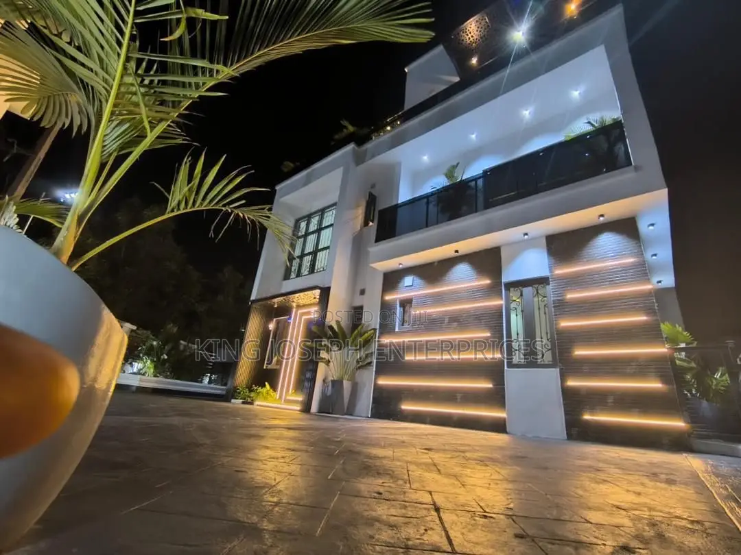 6bdrm Duplex in Kado for sale