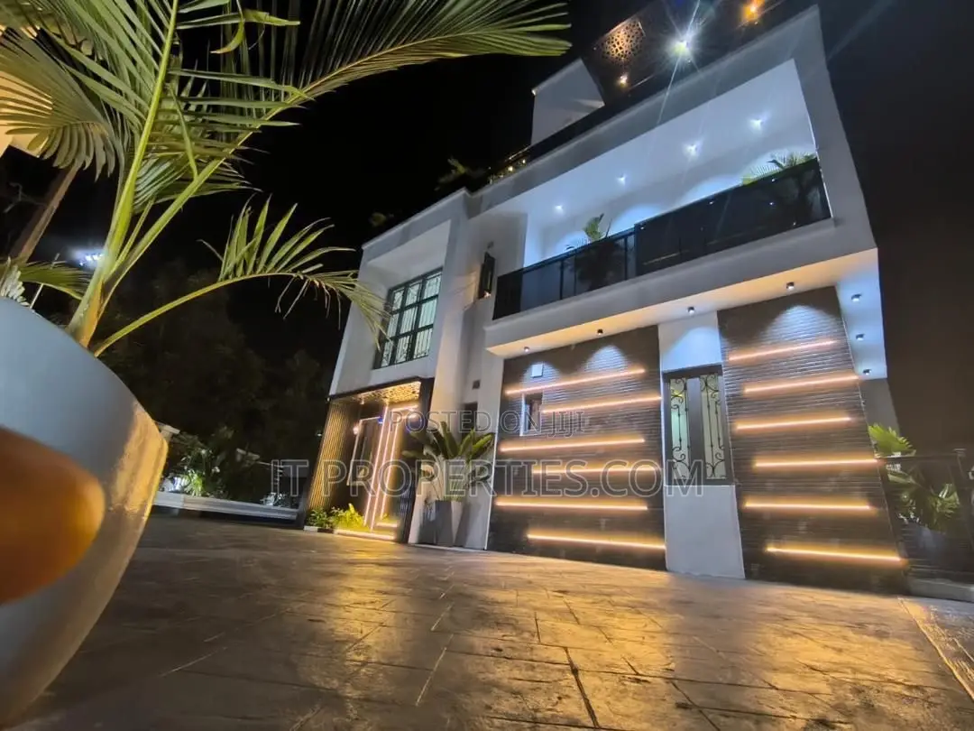 6bdrm Duplex in Kado for sale